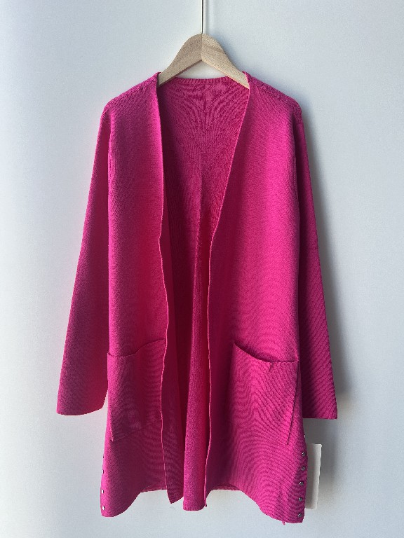 Women's round neck pullover sweater - which face shapes are suitable for the short neckline knitted sweater?