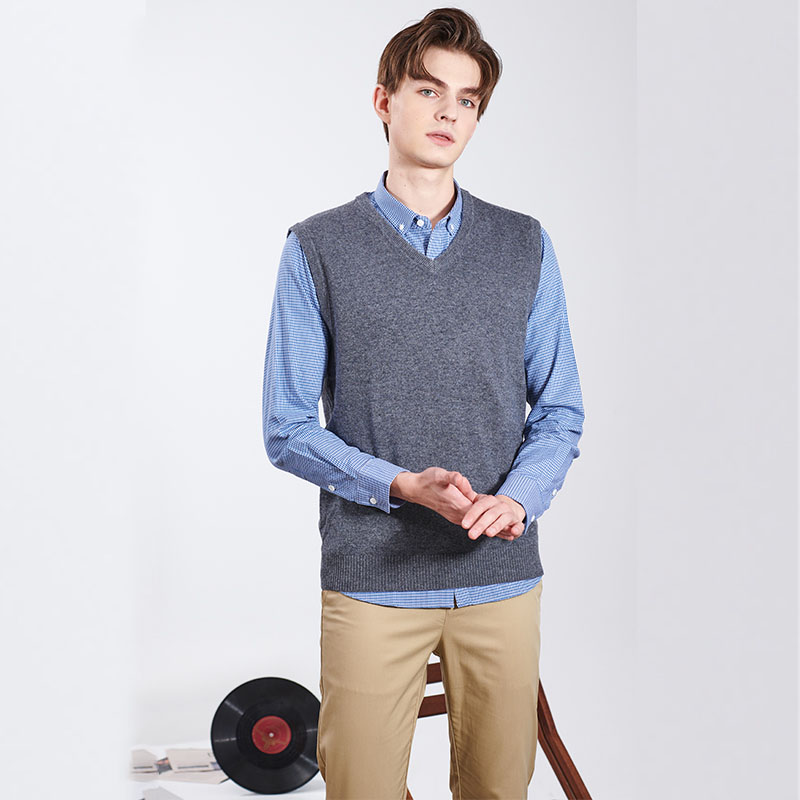 Why Should You Choose a Vest Sweater for Your Wardrobe